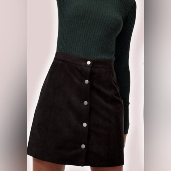 Aritzia Dresses & Skirts - Aritzia Wilfred Skirt Centinela Faux Suede Black Mini Button 6 High Waist Skater
